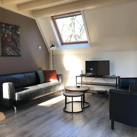 Vakantiehuis De Eekhoorn In Op De Veluwe בית נופש