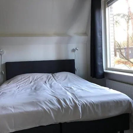 בית נופש Vakantiehuis De Eekhoorn In Op De Veluwe
