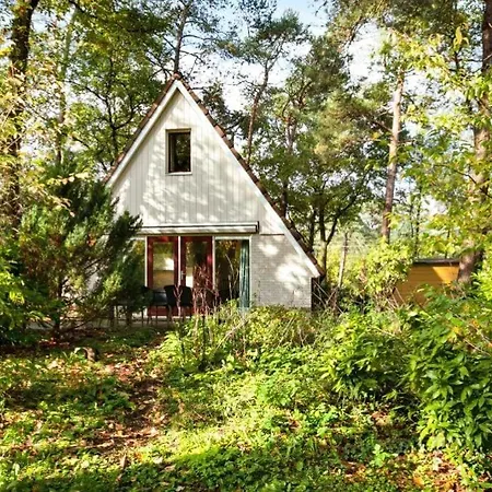 בית נופש Vakantiehuis De Eekhoorn In Op De Veluwe